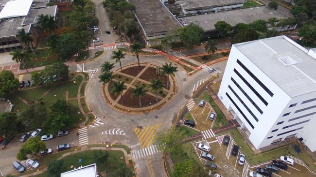 Vista aérea da rotatória do campus da UNIFEI